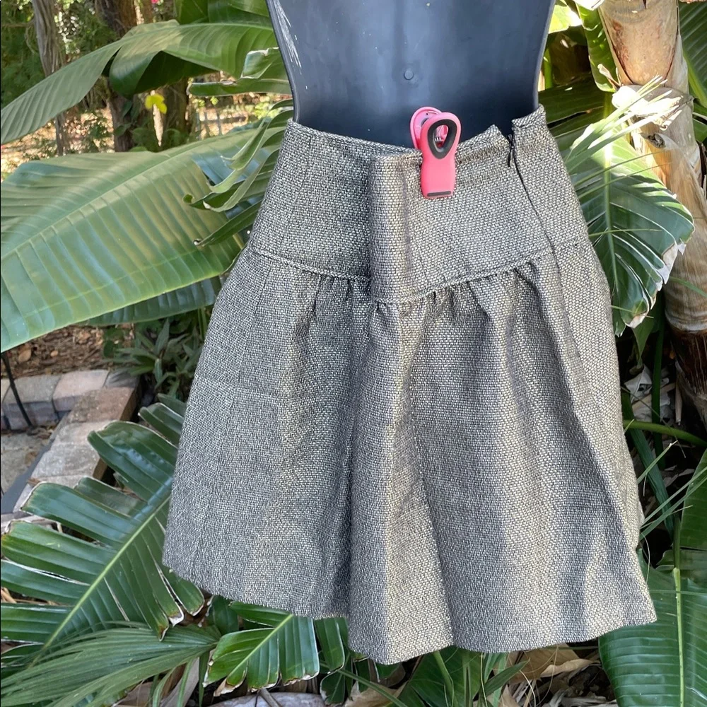 Banana republic drop waste, gold tweed skirt